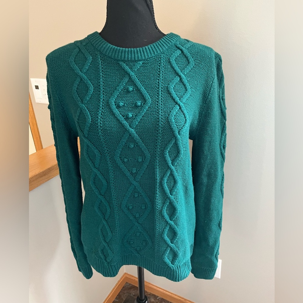 New women’s J. Crew factory green crew cable knit cotton wool sweater. Medium